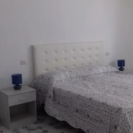 Casa Marisa 펜션 마리나디만카베르사